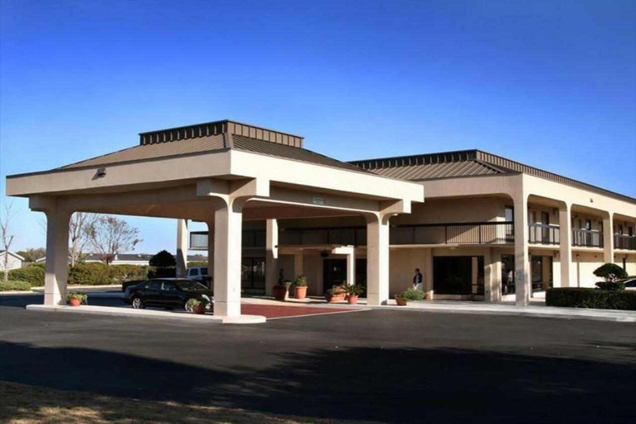 Dublin Inn And Suites Екстер'єр фото