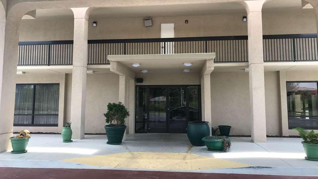 Dublin Inn And Suites Екстер'єр фото