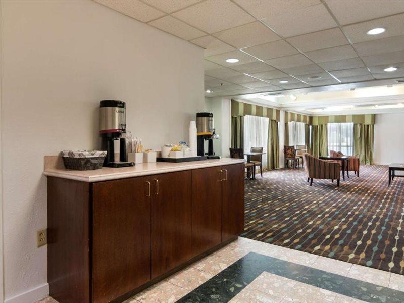 Dublin Inn And Suites Екстер'єр фото