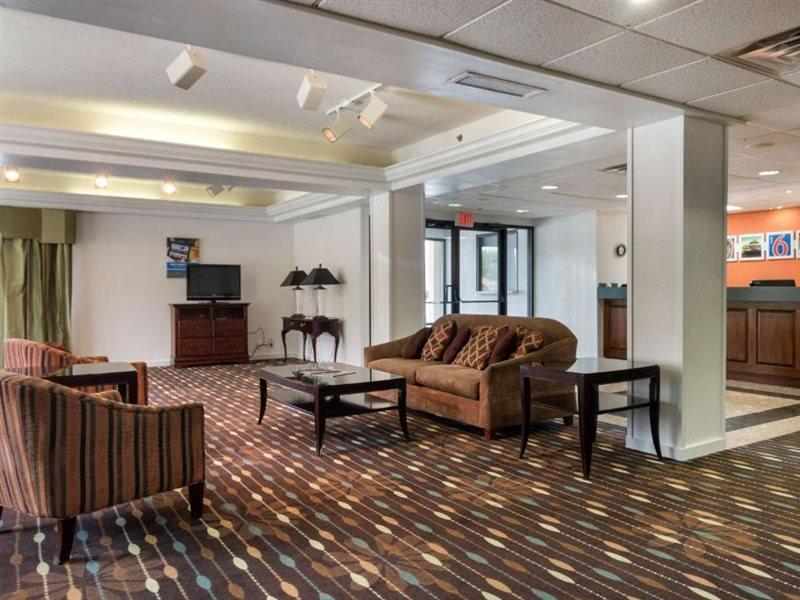 Dublin Inn And Suites Екстер'єр фото