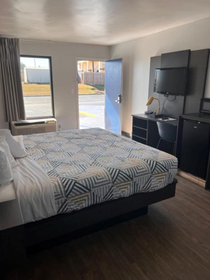Dublin Inn And Suites Екстер'єр фото