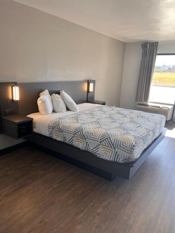 Dublin Inn And Suites Екстер'єр фото