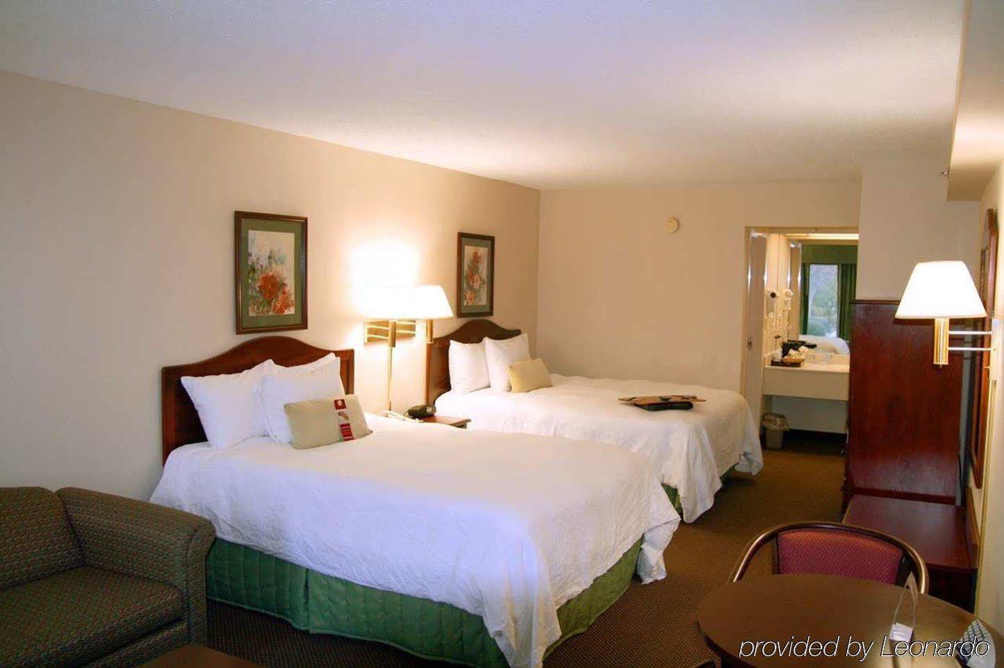 Dublin Inn And Suites Екстер'єр фото